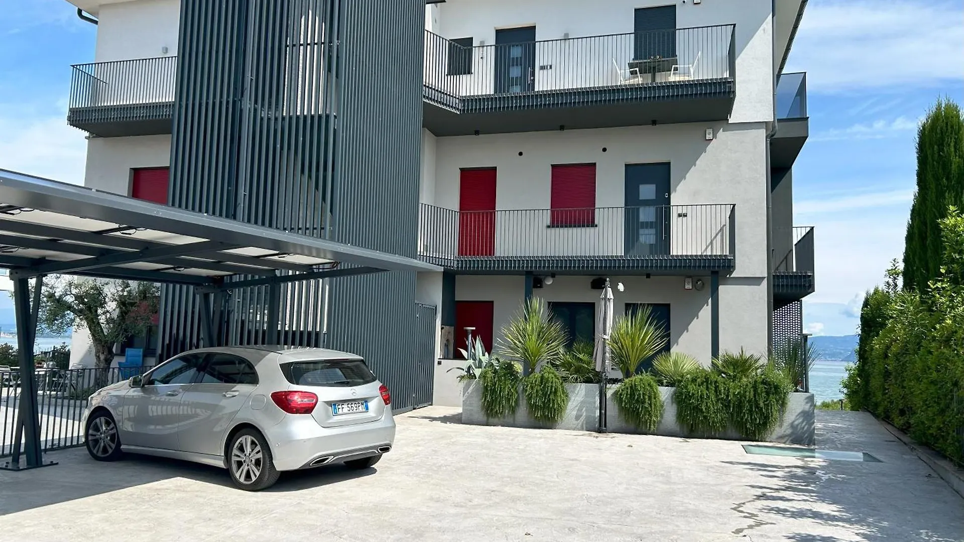 Vela Blu Apartments 佩斯基耶拉德加达
