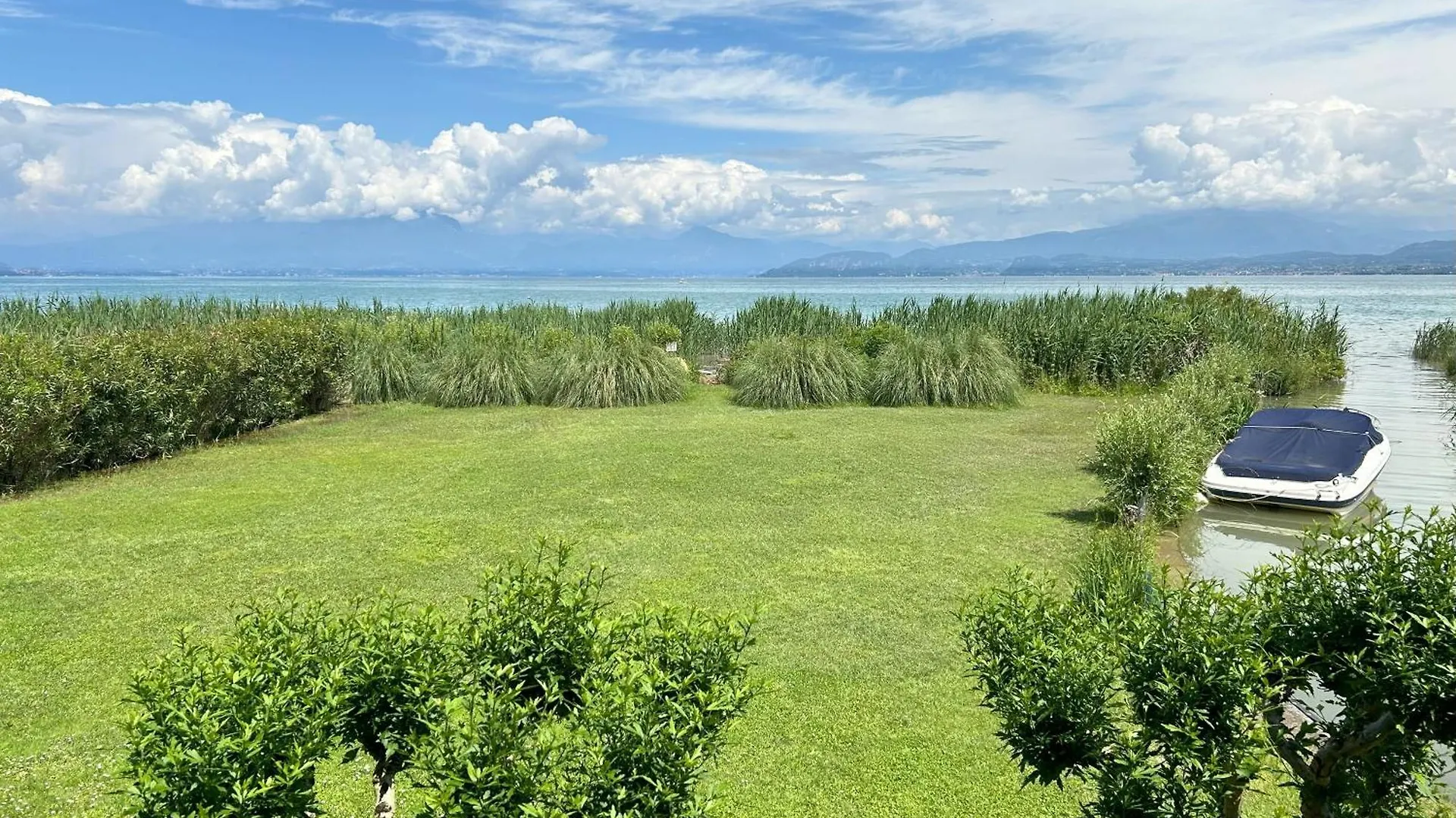 Vela Blu Apartments Peschiera del Garda Italy