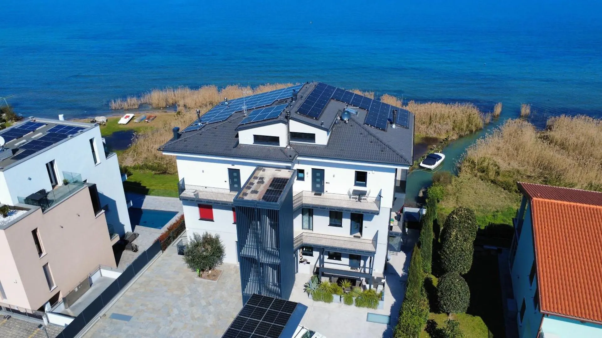 Vela Blu Apartments Peschiera del Garda 0*,  Italy